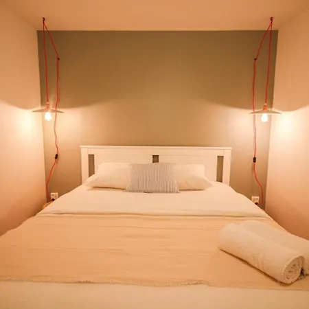 Grand Place - With 2 Bedrooms 아파트 릴